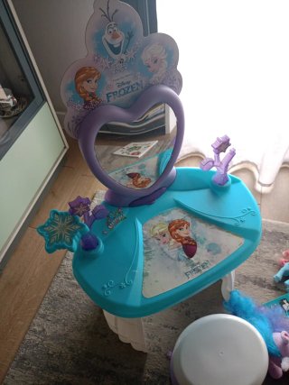 Tocador infantil Frozen espejo con pack muñecas