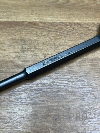 Cincel ancho D-25616 MAKITA