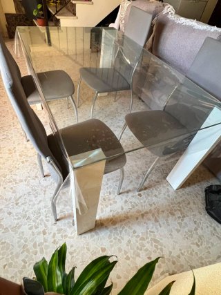 Mesa comedor cristal y 4 sillas