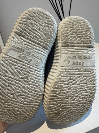 Zapatos Niños talla 21