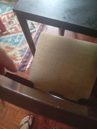 Mesa y 4 sillas comedor