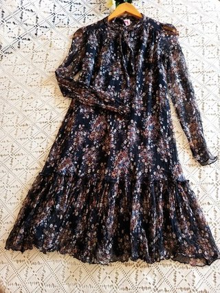 Vestido Negro de Gasa con Flores TXsS