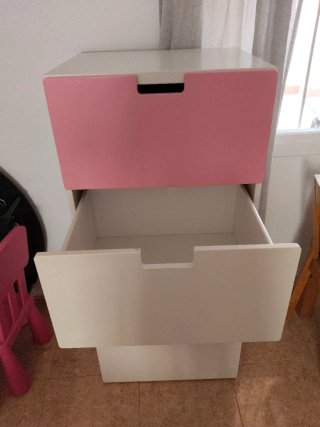 Cajonera Ikea Rosa y Blanca