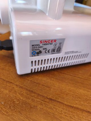 Remalladora Singer 14SH754 Overlock