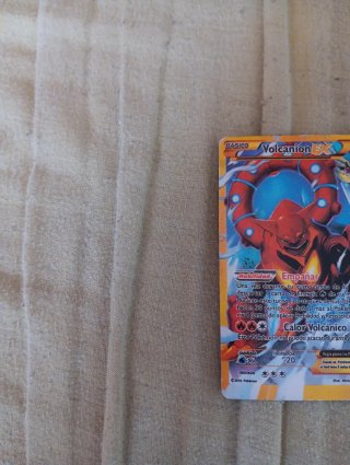 Carta Pokémon Volcanion EX 2016