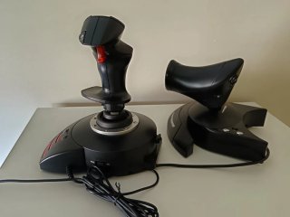 Mando de vuelo Thrustmaster T.Flight Hotas X PC &