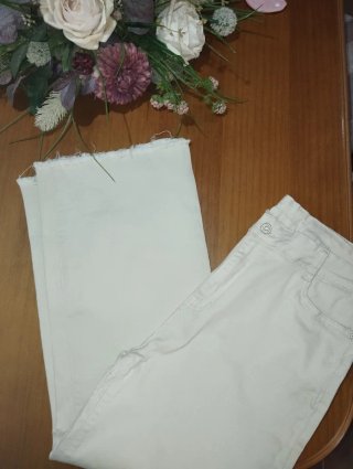 Vaqueros beige pata ancha