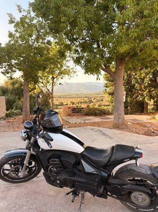 Leonart Pidler 125 Cruiser Negra y Blanca