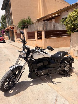 Leonart Pidler 125 Cruiser Negra y Blanca