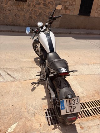 Leonart Pidler 125 Cruiser Negra y Blanca