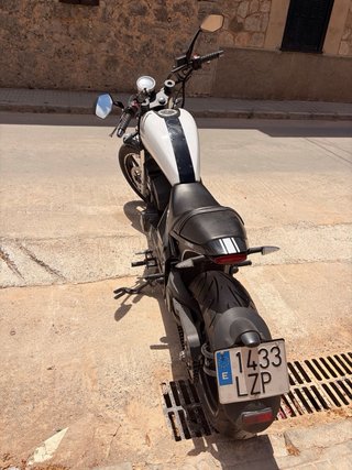 Leonart Pidler 125 Cruiser Negra y Blanca