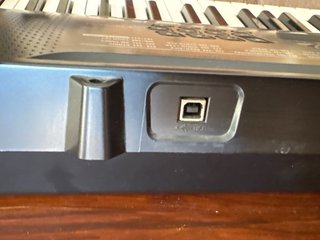 Teclado Casio CTK-3000 y soporte escucho ofertas!!