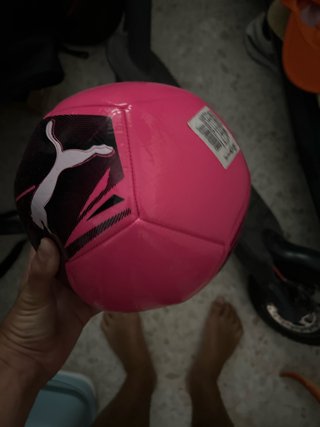 Balón de fútbol rosa Puma