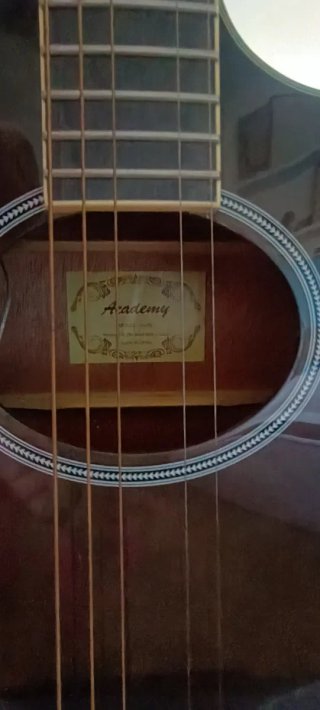Guitarra Electroacústica Marrón