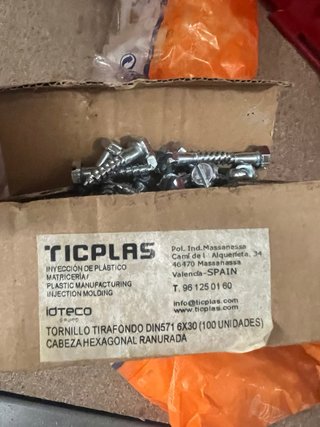 Grapas Clavex 28 y 36 - 2000 uds/caja-Tacos y torn