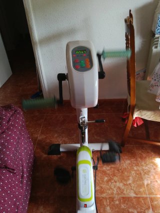 Bicicleta terapéutica estática eléctrica