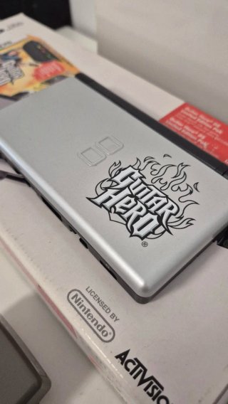 Nintendo DS Lite Edición Guitar Hero