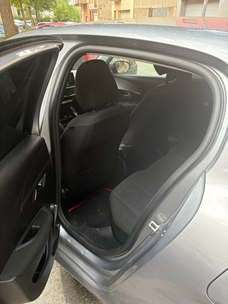 Peugeot 208 2021