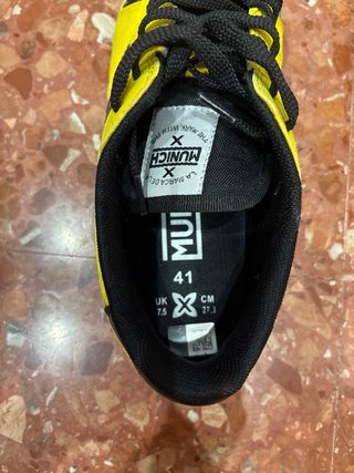 Zapatillas Munich Negras y Amarillas