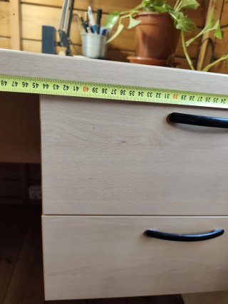 Escritorio amplio de madera