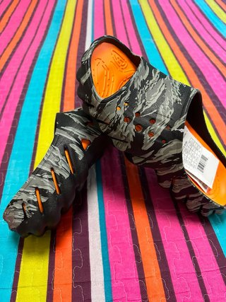 Crocs Echo Tiger Camo Slide Talla 42-43