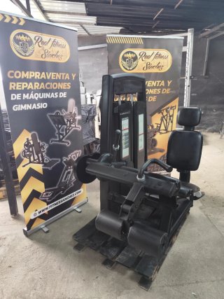 Máquina de gimnasio sentado