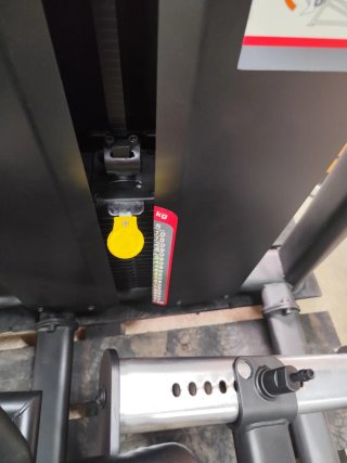 Máquina de gimnasio sentado