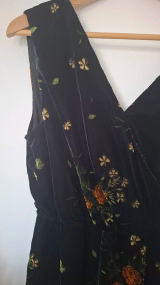 Vestido Terciopelo Negro Flores