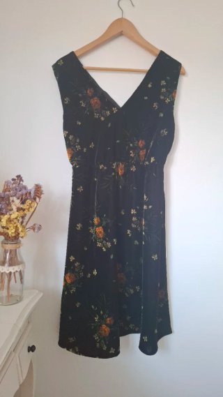 Vestido Terciopelo Negro Flores