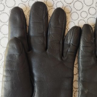 Guantes de Piel negro y relleno de pelo blanco