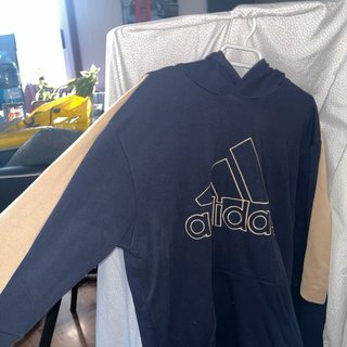 Sudadera Adidas Azul y Blanca.
