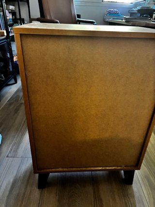 2 Cómodas de madera y metal