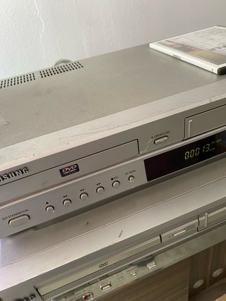 Combo DVD/VHS Samsung + Películas