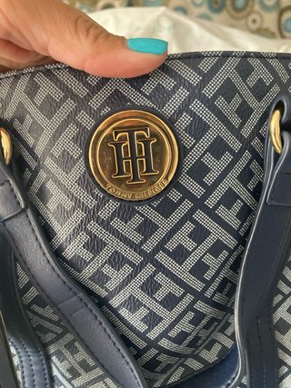 Bolso Tommy Hilfiger azul y dorado