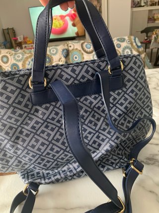 Bolso Tommy Hilfiger azul y dorado