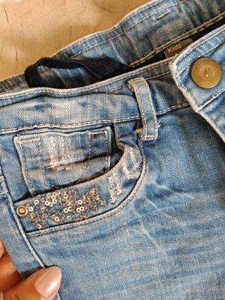Lotto bimba 4/5 anni, due maglie e un jeans Zara.