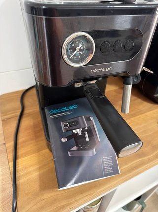 Cafetera Cecotec Negra