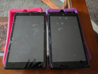 Pacchetto 2 Tablet Fire 8HD + Cuffie Bluetooth