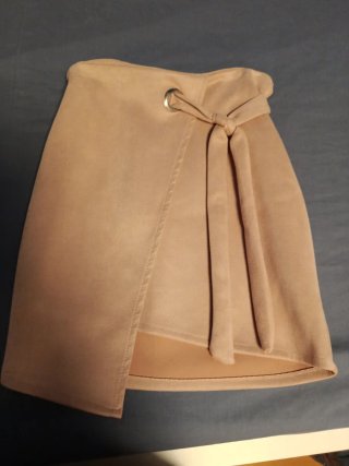Falda mini rosa palo de antelina