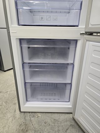 Nevera combi Beko plateada