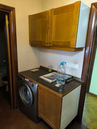 Mueble de cocina de madera,con lavavajillas....