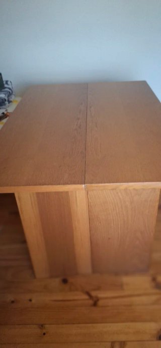 Mesa comedor chapado de roble
