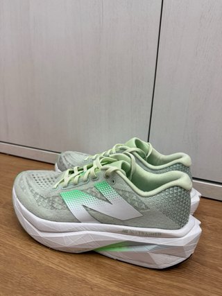 New Balance FuelCell SuperComp Trainer v3 Verde