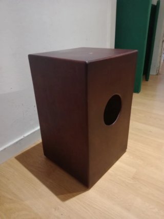 Cajón Flamenco en perfecto estado. Bolsa incluida.