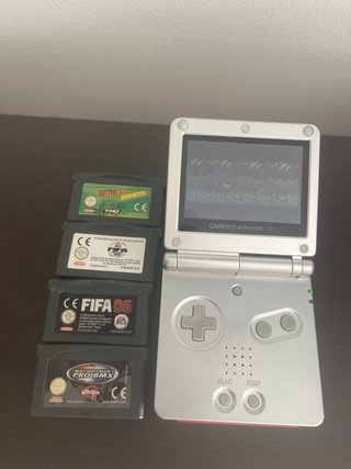 Nintendo Game Boy Advance SP + 5 Juegos