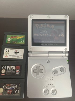 Nintendo Game Boy Advance SP + 5 Juegos