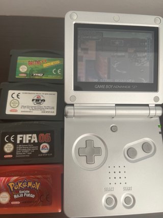 Nintendo Game Boy Advance SP + 5 Juegos