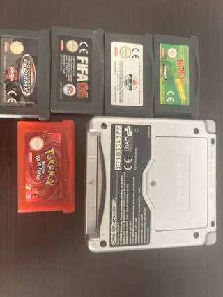 Nintendo Game Boy Advance SP + 5 Juegos