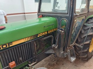 Tractor John Deere 1950F con pala T80 serie 200
