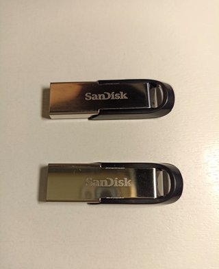 2 Pezzi SanDisk Ultra Flair Chiavetta USB 3.0 32GB